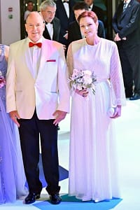 Read more about the article Princess Charlene’s Stunning White Gown at The Red Cross Ball Will Take Your Breath Away 😱