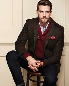 Read more about the article (11) Men’s Holiday Outfit Ideas | What to Wear to Every Party | Parker York Smith : Formal or Casual?