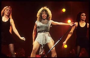 Read more about the article Clothingscene tribute to Tina Turner! Tina Turner, Cher & Elton John – Proud Mary (Divas Live 99) 