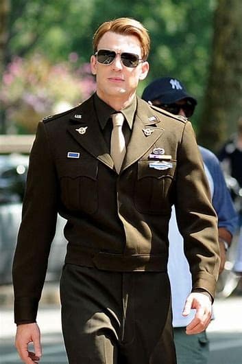 Read more about the article The SECRET Source of Classic Menswear: Military Uniforms