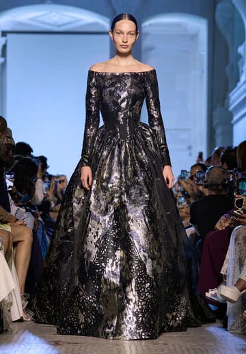 You are currently viewing (1) Elie Saab Haute Couture Fall/Winter 2023/24 – YouTube