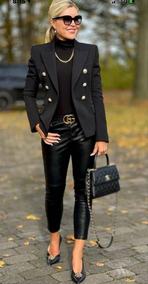 Read more about the article Cool All Black Fall Outfit Ideas. How to Wear Black Outfit for Fall and Winter Season?